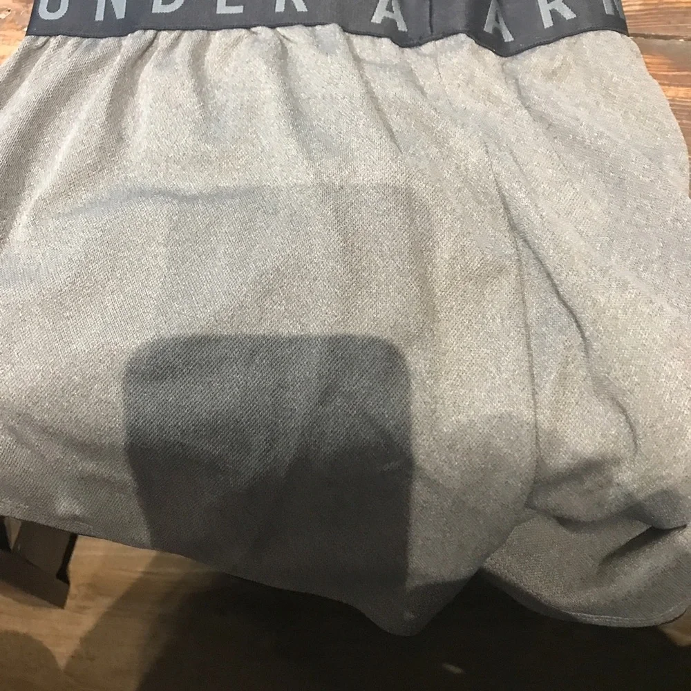 NWT Under Armour womens heatgear shorts.  Grey/Black size M - Picture 4 of 4